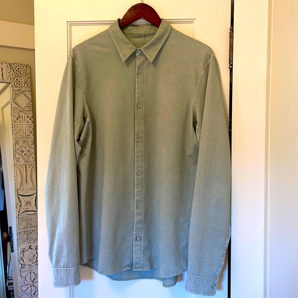 Lululemon men’s dress shirt